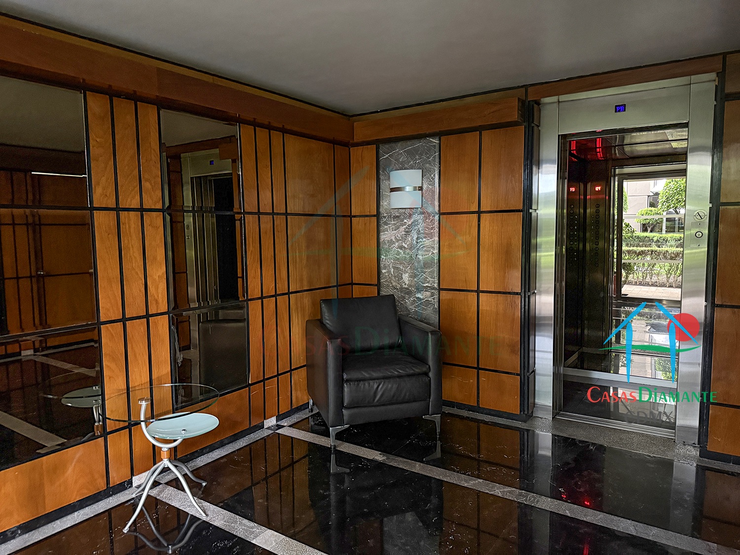 Edificio Jardines en la montaña - Acceso 2